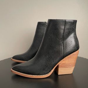 ARiderGirl Women's Boots Kathy Stacked Heel Black Ankle Booties Size 6.5